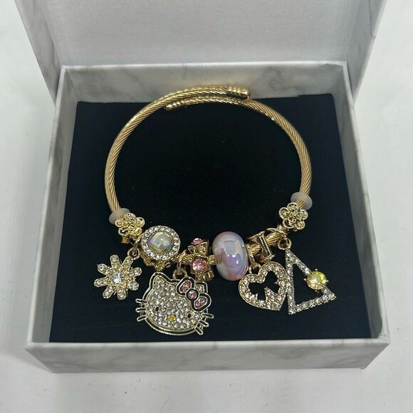 Hello Kitty Girls Women’s Charm Bracelet - Picture 1 of 1